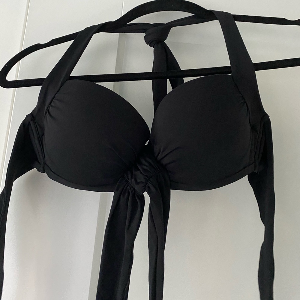 Victoria’s Secret Bikini Top 34B